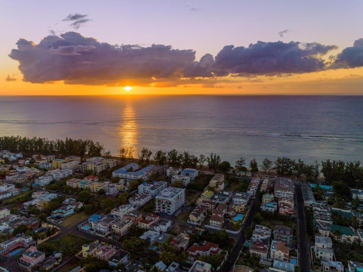 Les Cerisiers Beach Residence, Cosy And Modern 3 Bedroom Apartment Located 50 Metres From The Beach And From All Amenities And Restaurants On The Coastal Road Flic-en-Flacq Exterior foto